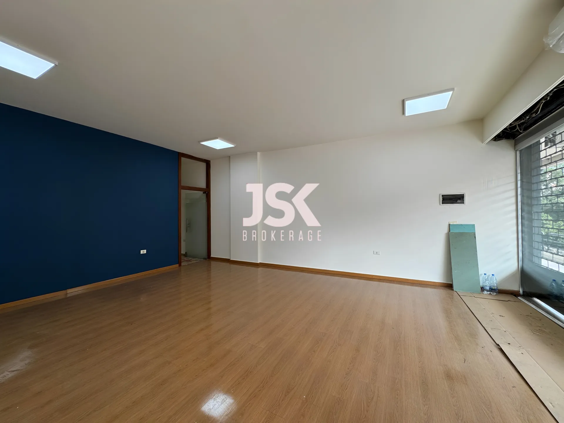 Shop for Sale in Mansourieh
