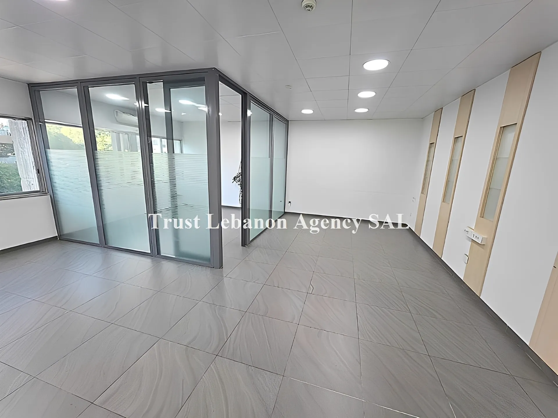 Office for rent in Metn, Horsh Tabet