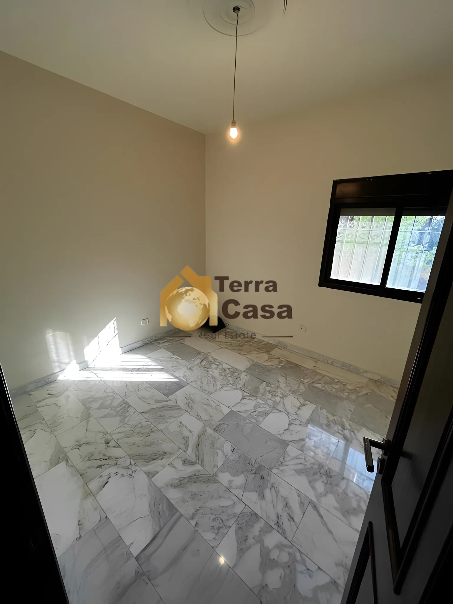 Apartment for Sale in Ain el Ghossein