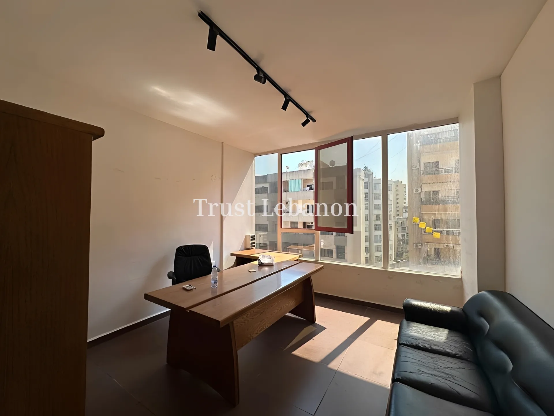 Office for rent in Sad El Baouchriyeh