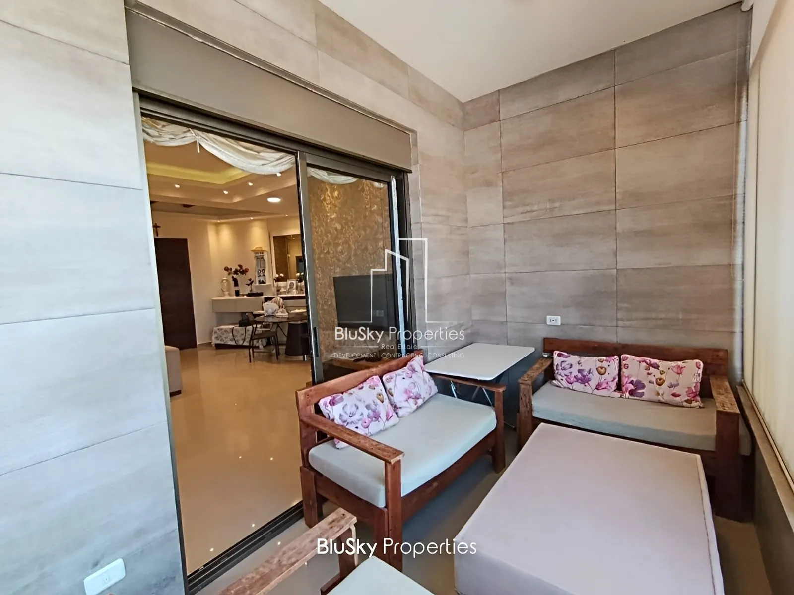 Apartment for Sale in Safra - 3 bed, 2 bath