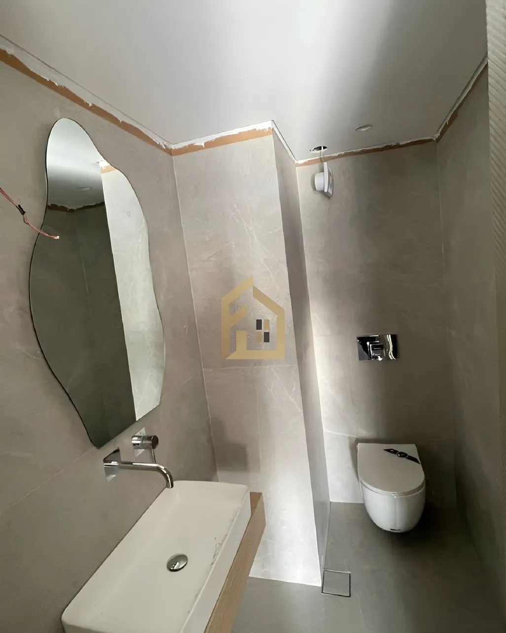 Apartment for rent in Bqennaya, Lebanon - 4 bed, 3 bath