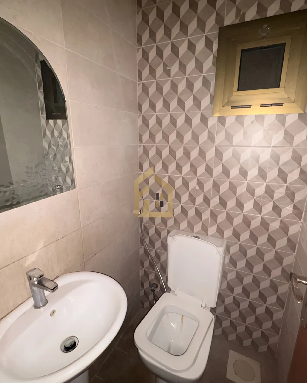 Apartment for sale in Tariq El Jdideh, Beirut, Lebanon - 3 bed, 2 bath