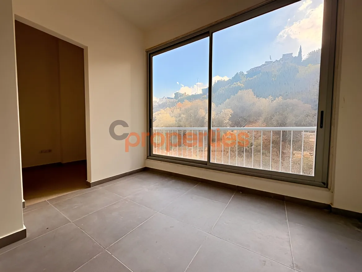Apartment for Rent in Louaizeh
