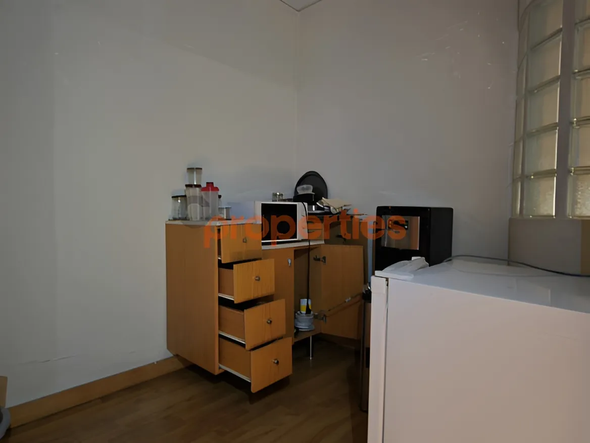 Office for Rent in Forn El Chebbak