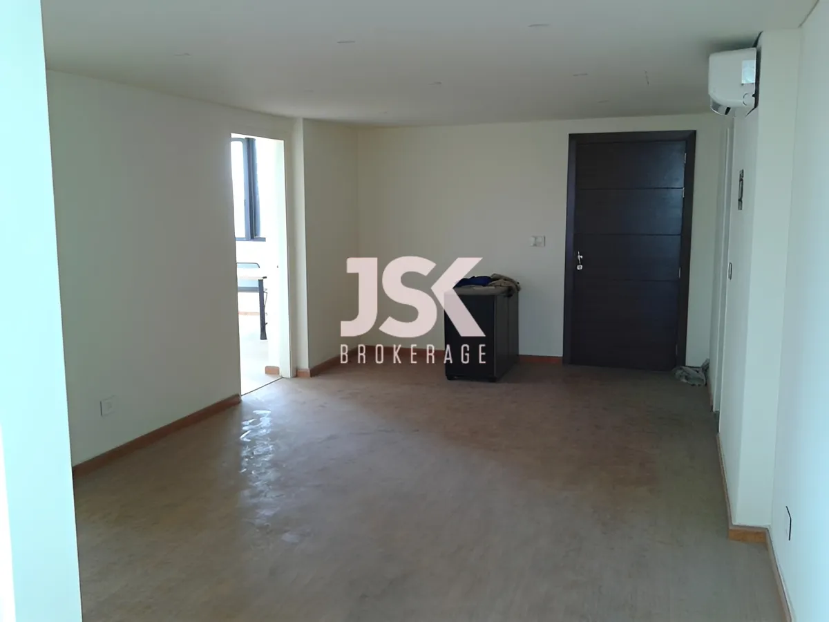 Office for sale in Dekwaneh