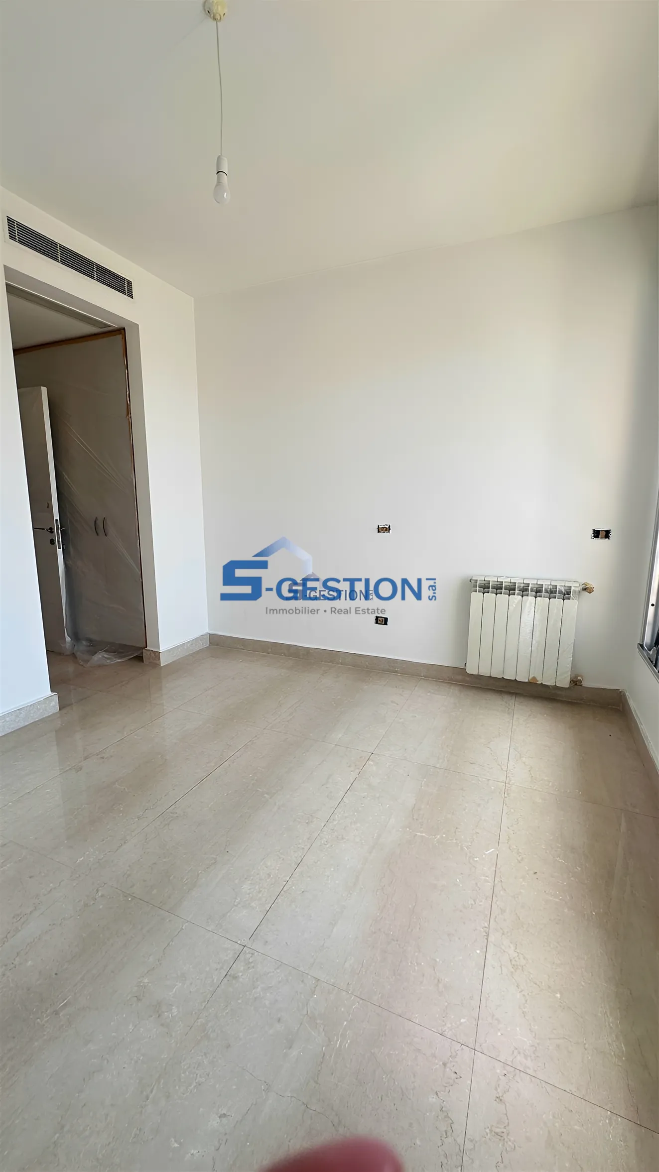 Apartment for Rent in Achrafieh - 3 bed, 5 bath