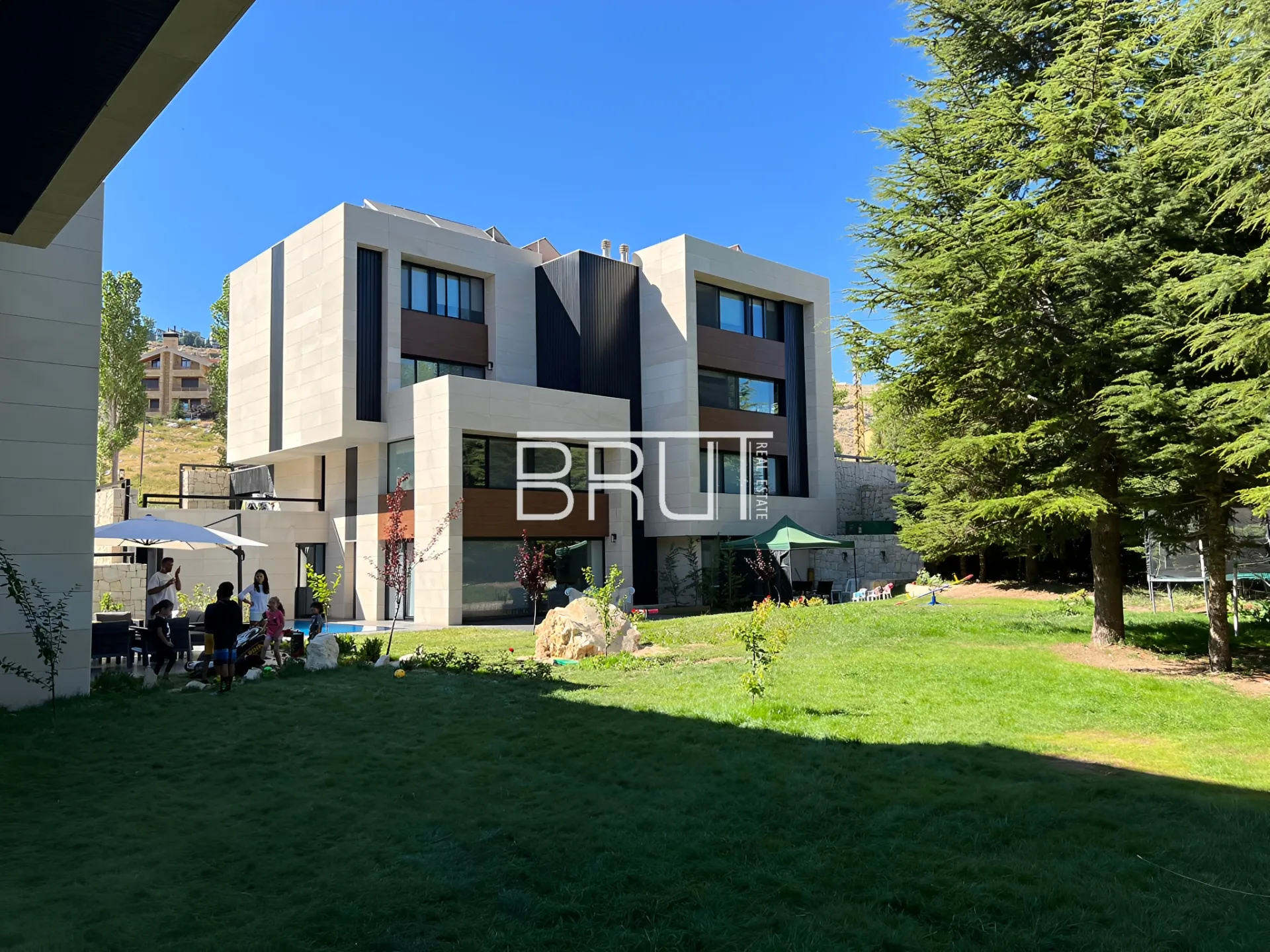 Chalet for Rent in Kfardebian