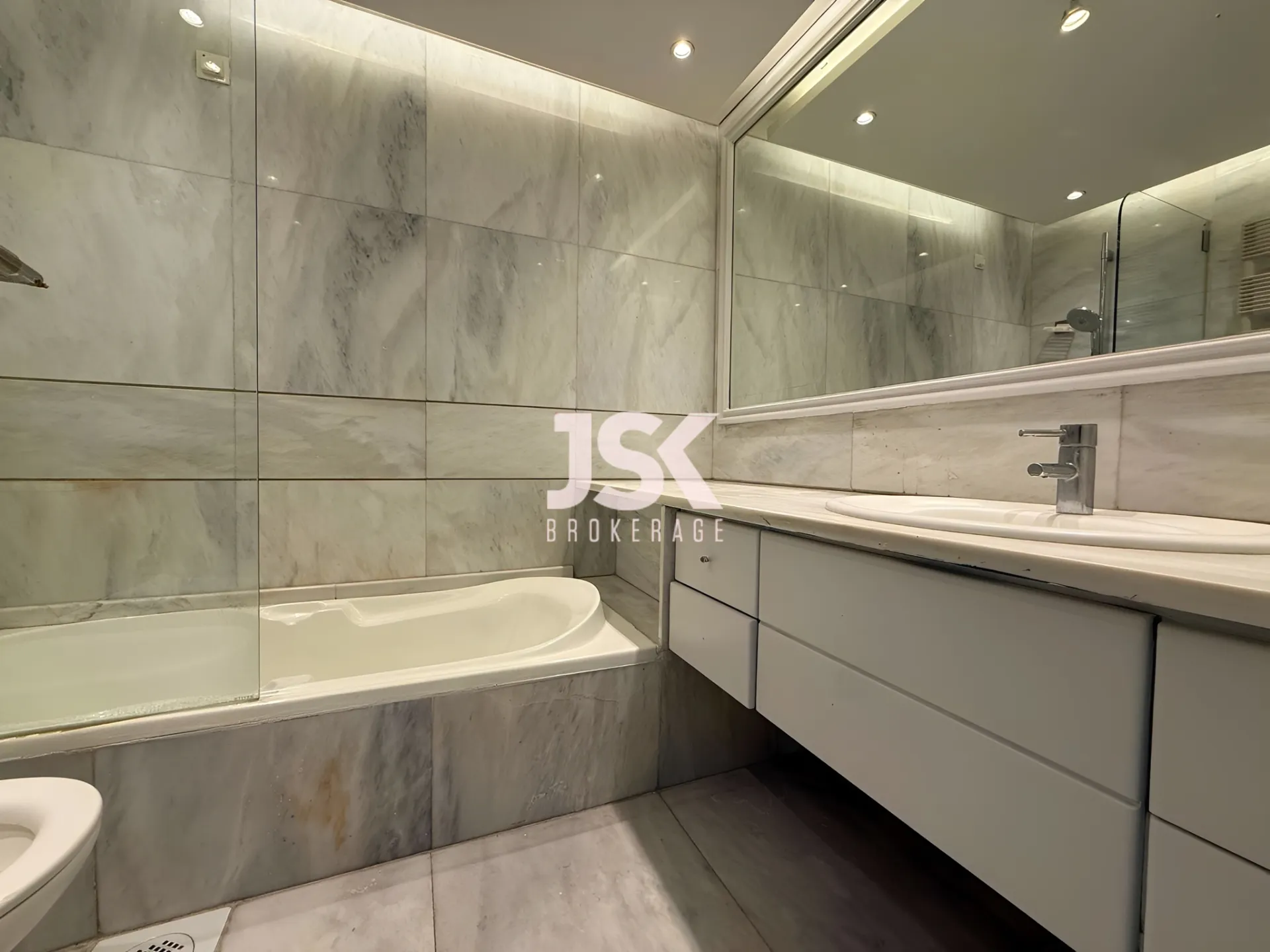 Apartment for Rent in Achrafieh