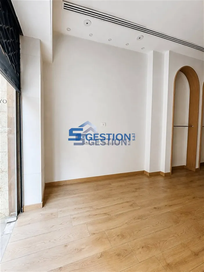 Shop for Rent in Downtown