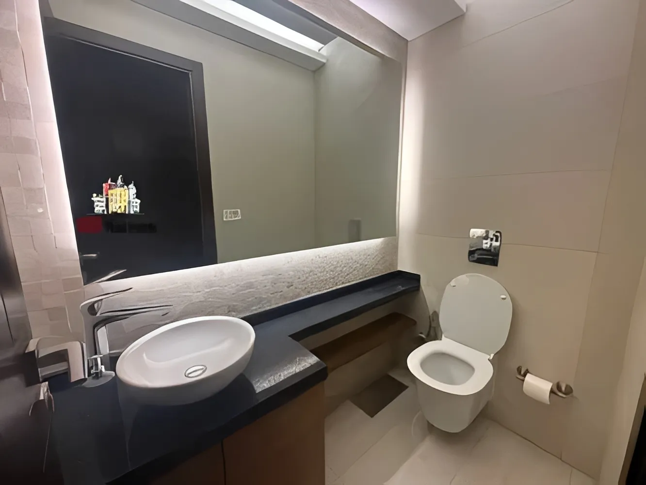 Apartment for Sale in Antelias - 3 bed, 5 bath