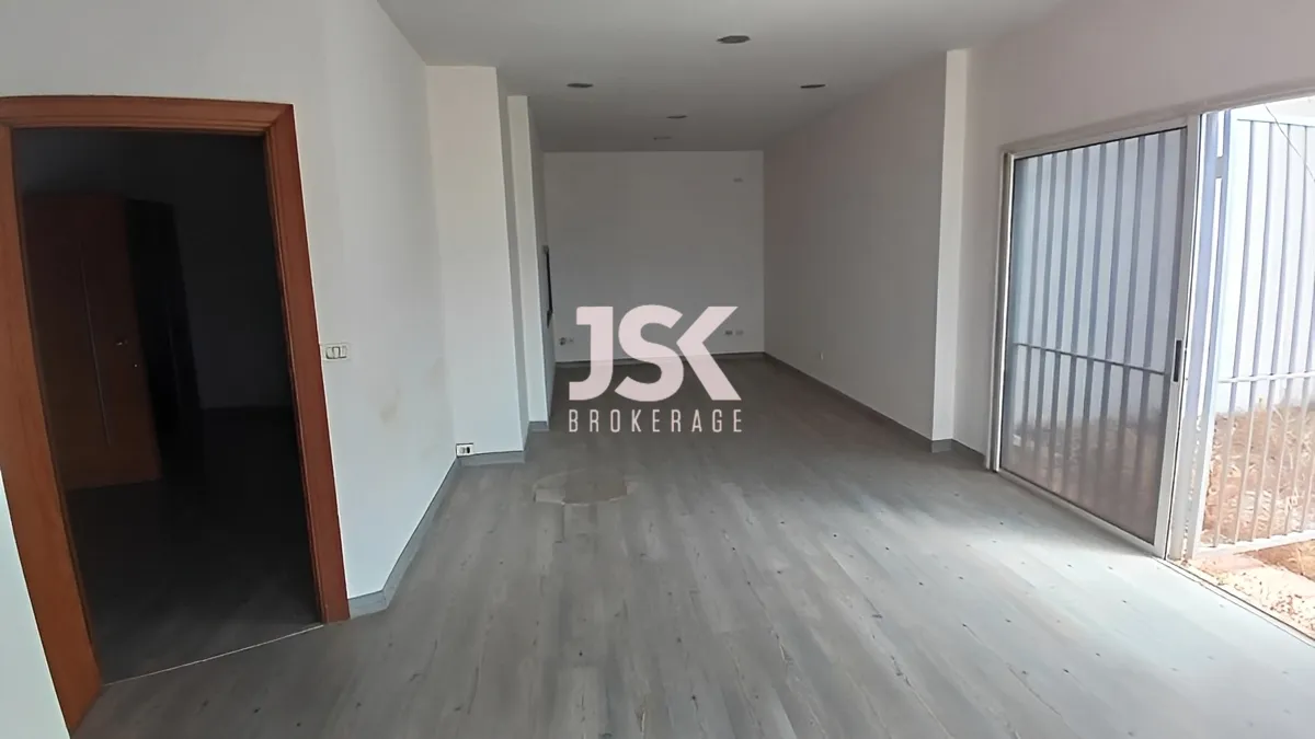 Office for sale in Beit Meri