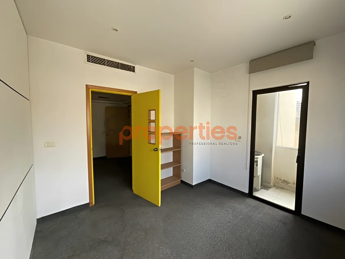 Office for Sale in Dekwaneh
