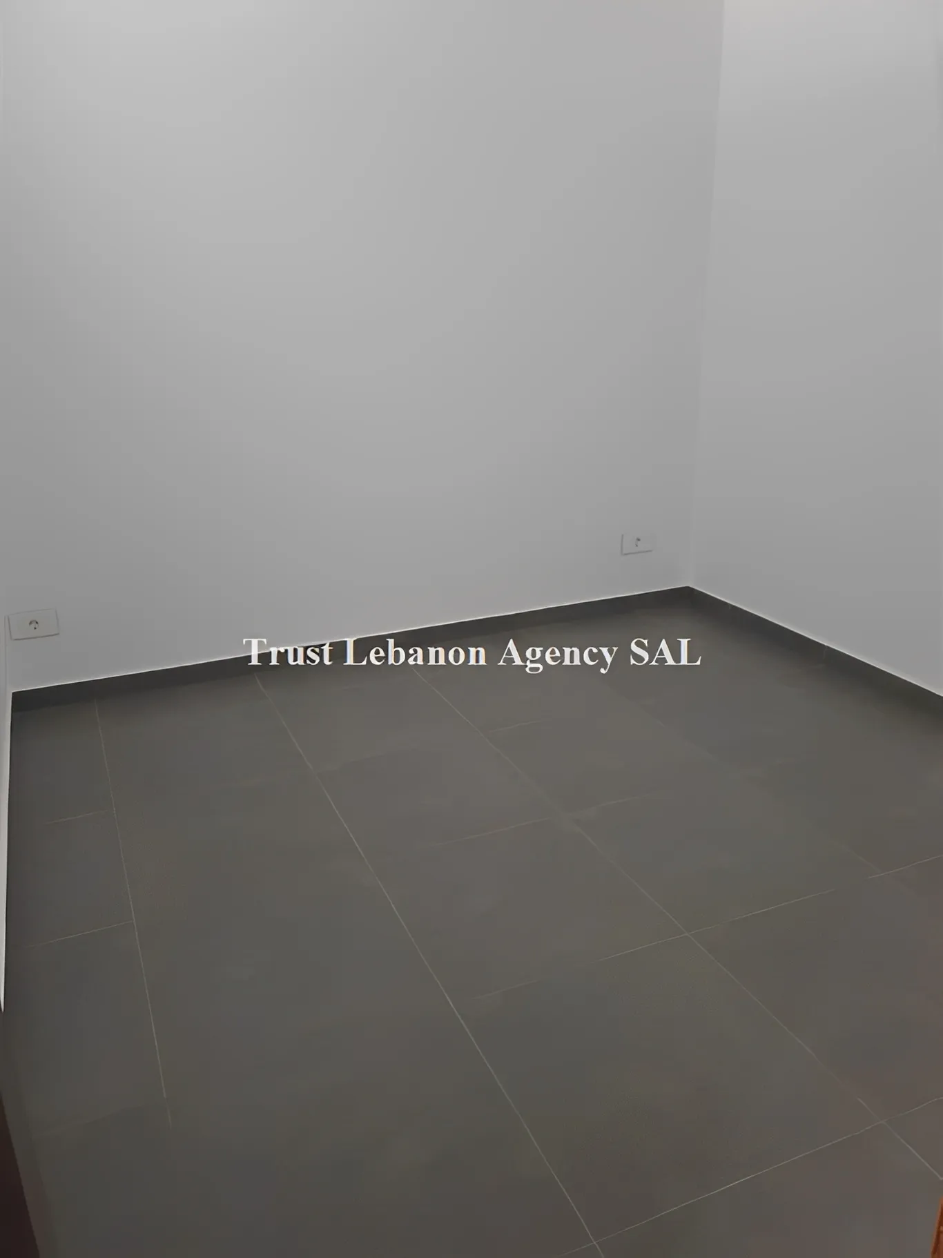 Office for sale in Metn, Horsh Tabet