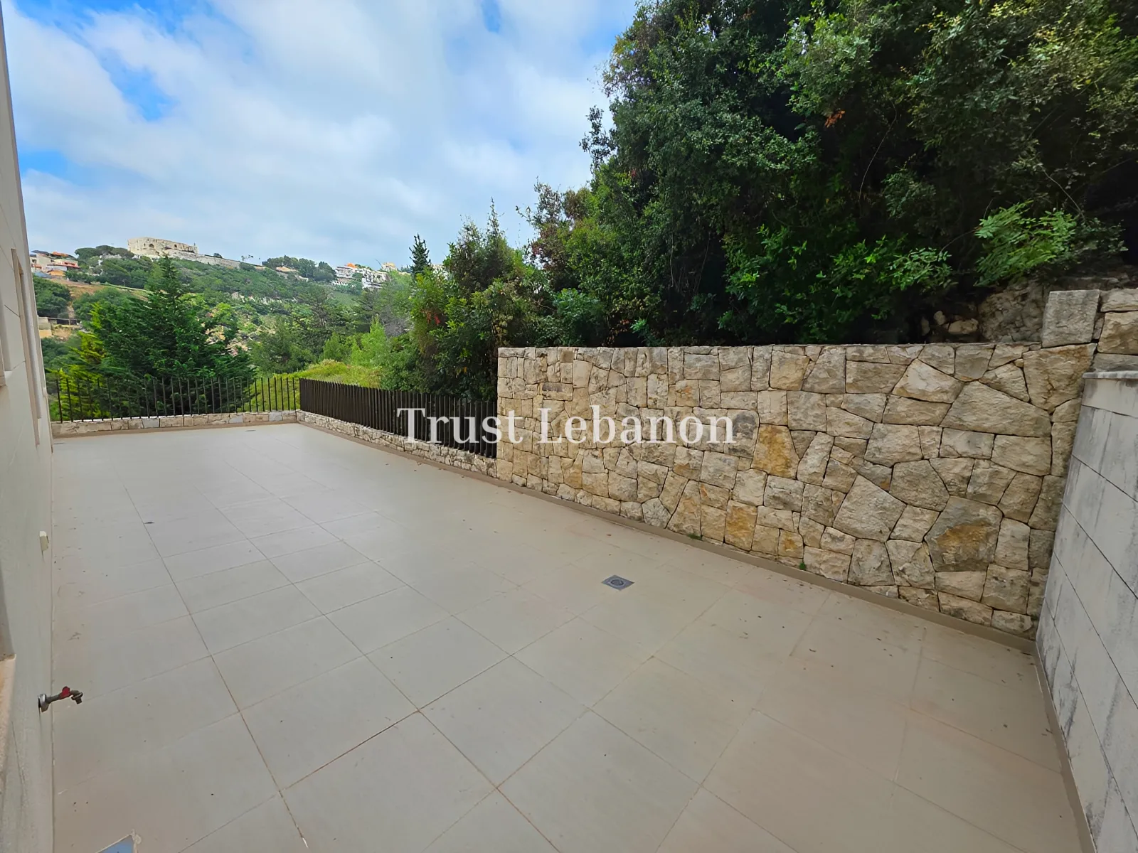 Apartment for Sale in Keserwan Kfarhbab Lebanon - 3 bed, 4 bath
