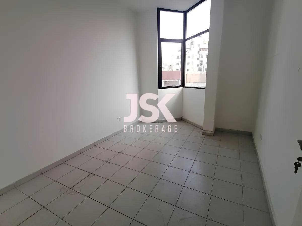 Office for Sale in Baouchriyeh