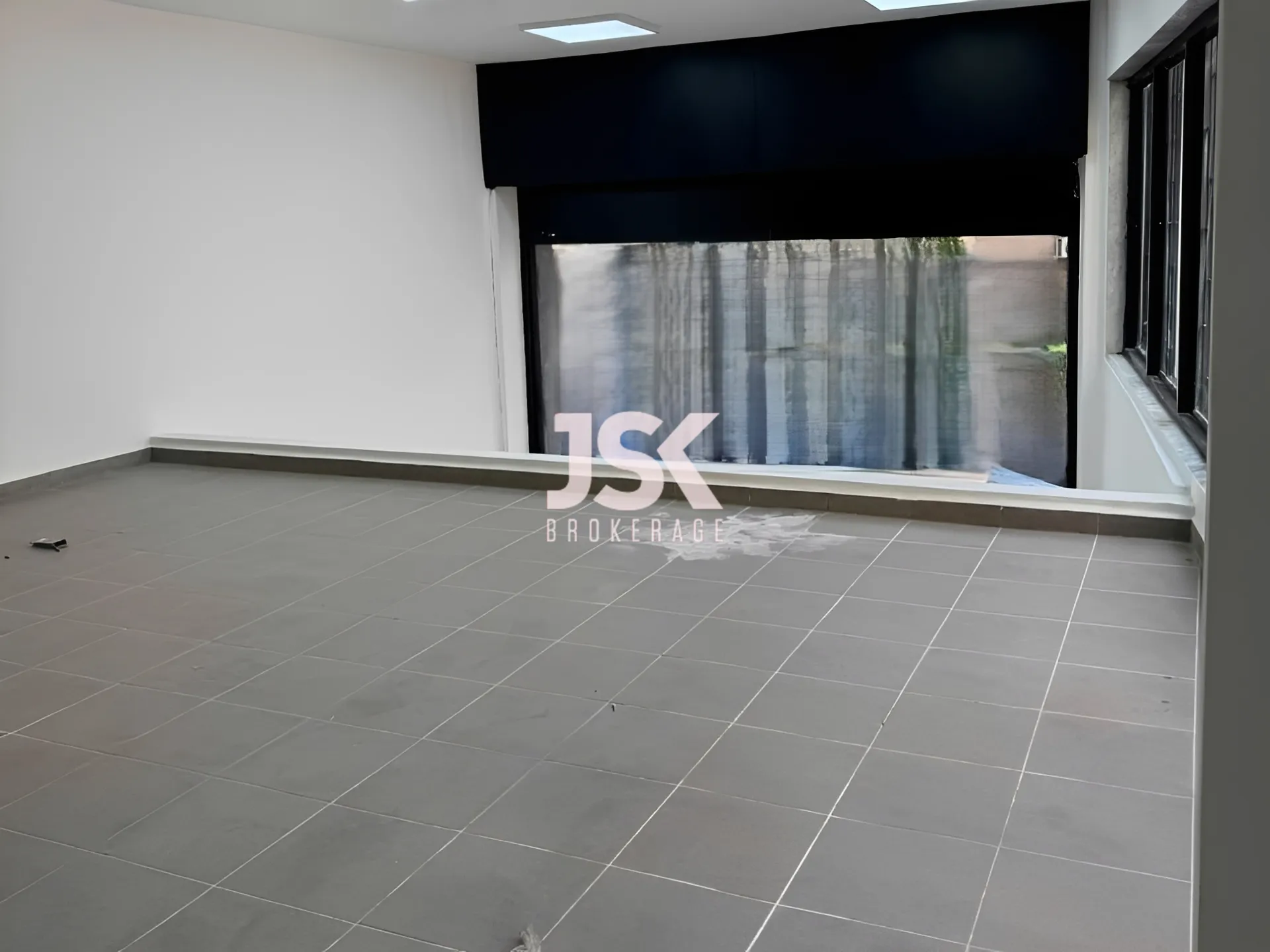 Shop for Rent in Ghadir