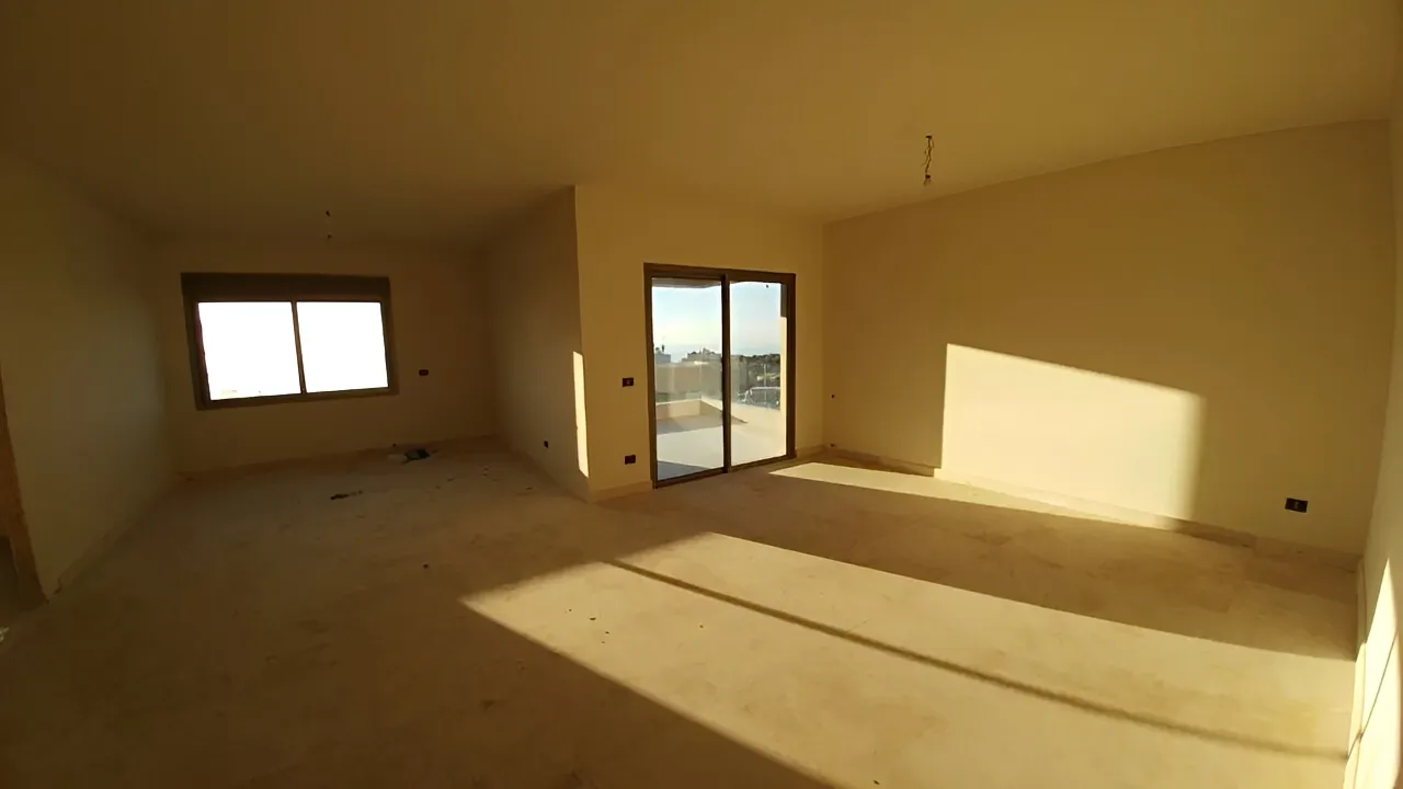 Apartment for Sale in Ballouneh