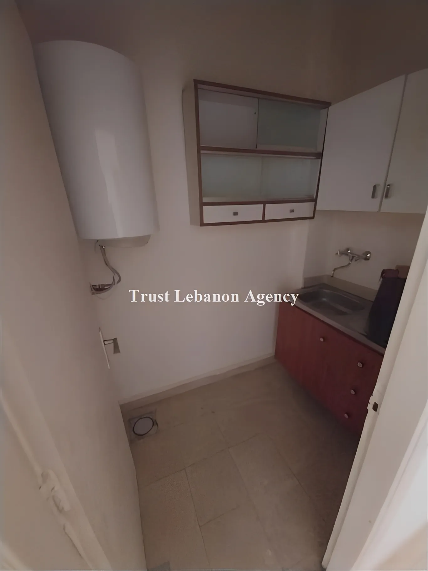Office for rent in Metn, Horsh Tabet