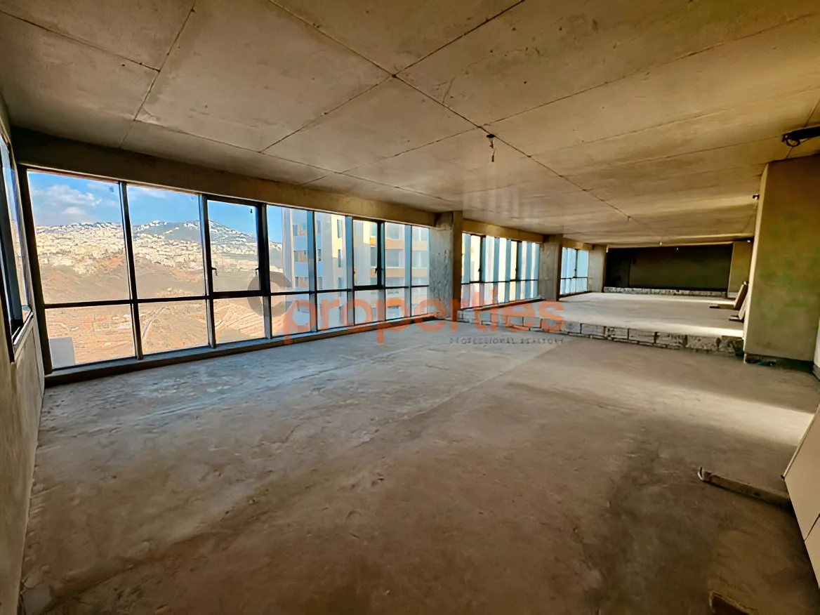 Office for Rent in Louaizeh