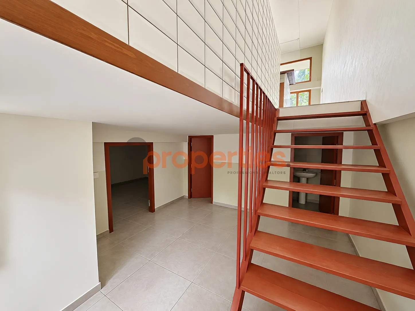 Shop for Sale in Sioufi