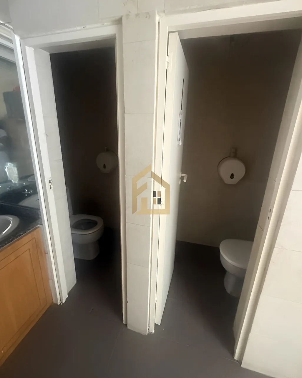 Showroom for rent in Adonis, Lebanon