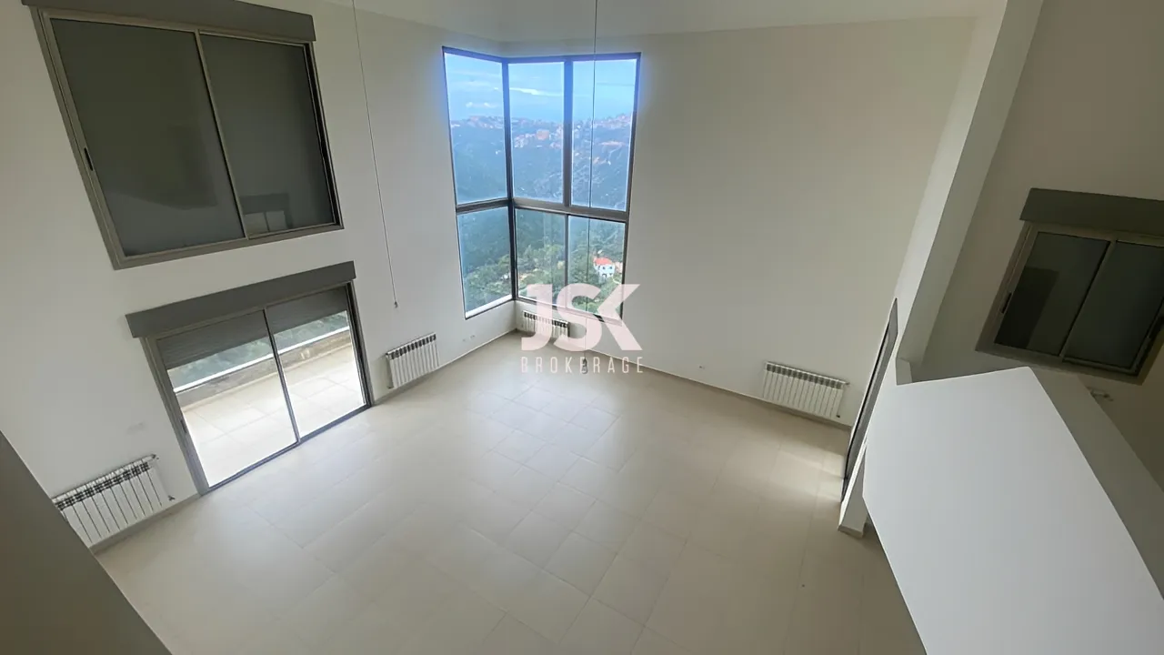 Triplex for Sale in Zikrit