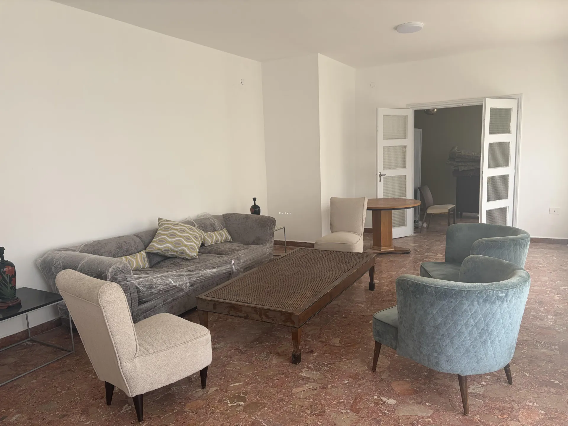 Apartment for rent in Clemenceau, Bayrut