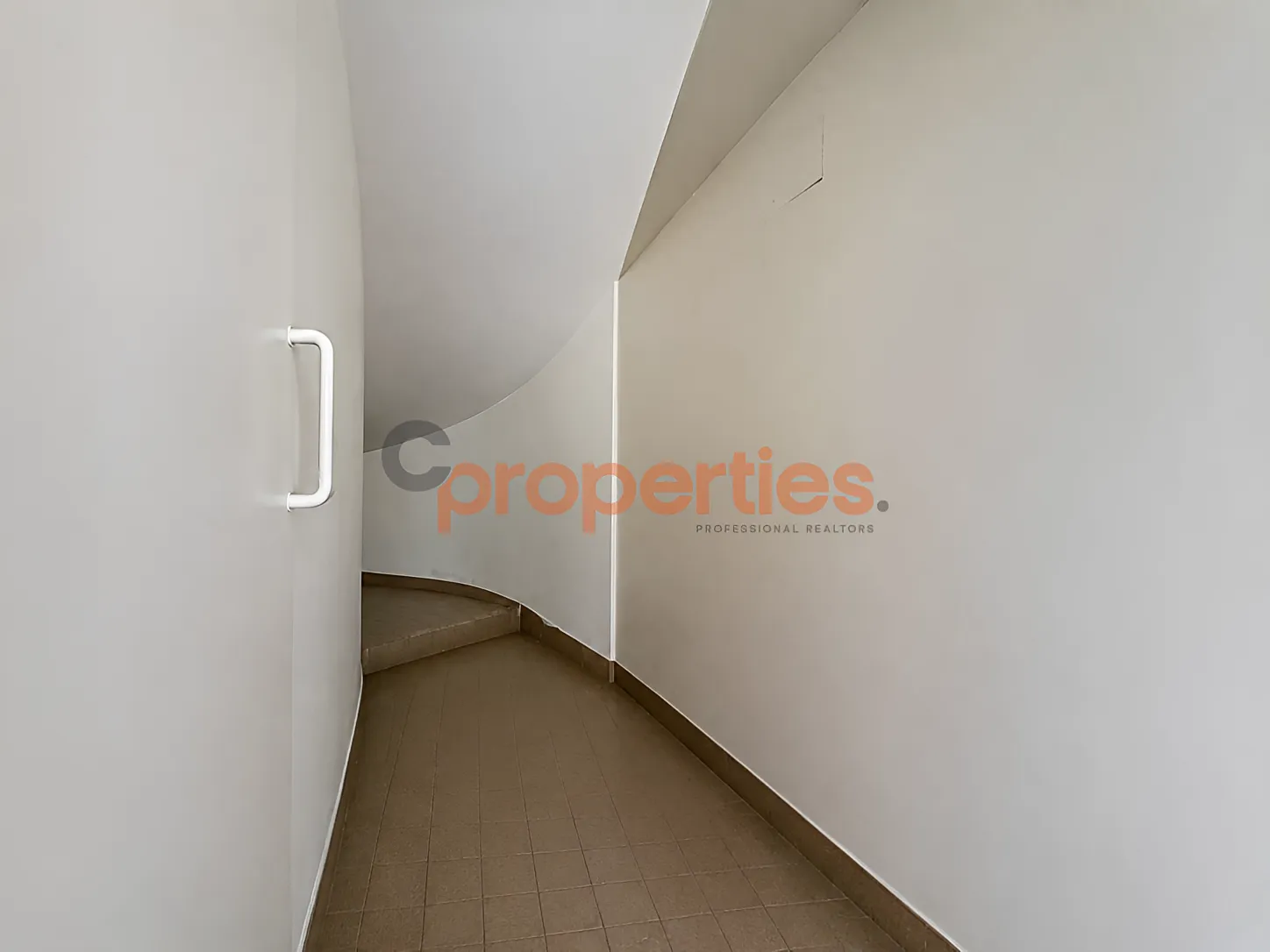 Shop for rent in Hamra, Beirut, Lebanon