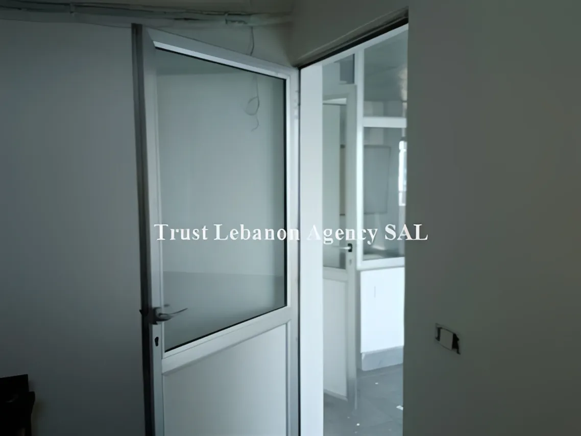 Office for rent in Metn, Sin El Fil