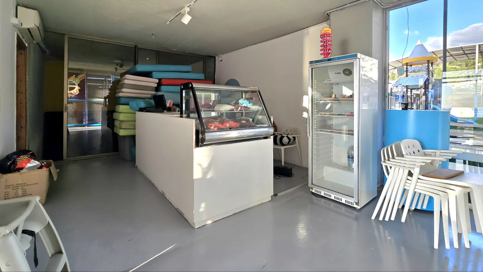 Shop for rent in Kfar Hbab