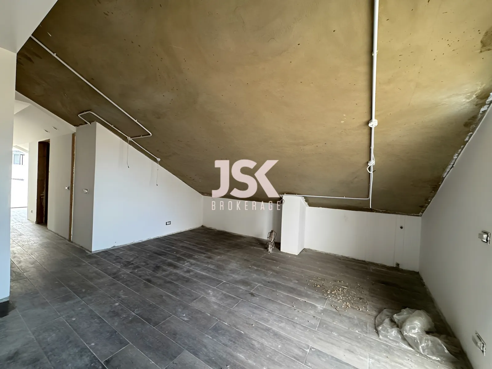 Duplex for Sale in Dekwaneh