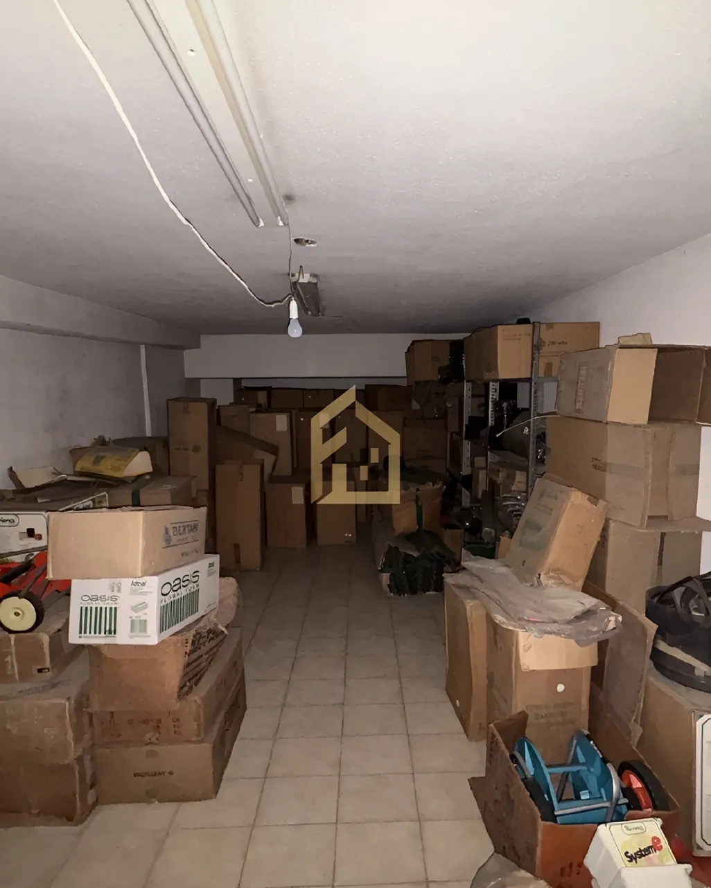 Shop for sale in Bourj Abi Haydar, Beirut, Lebanon