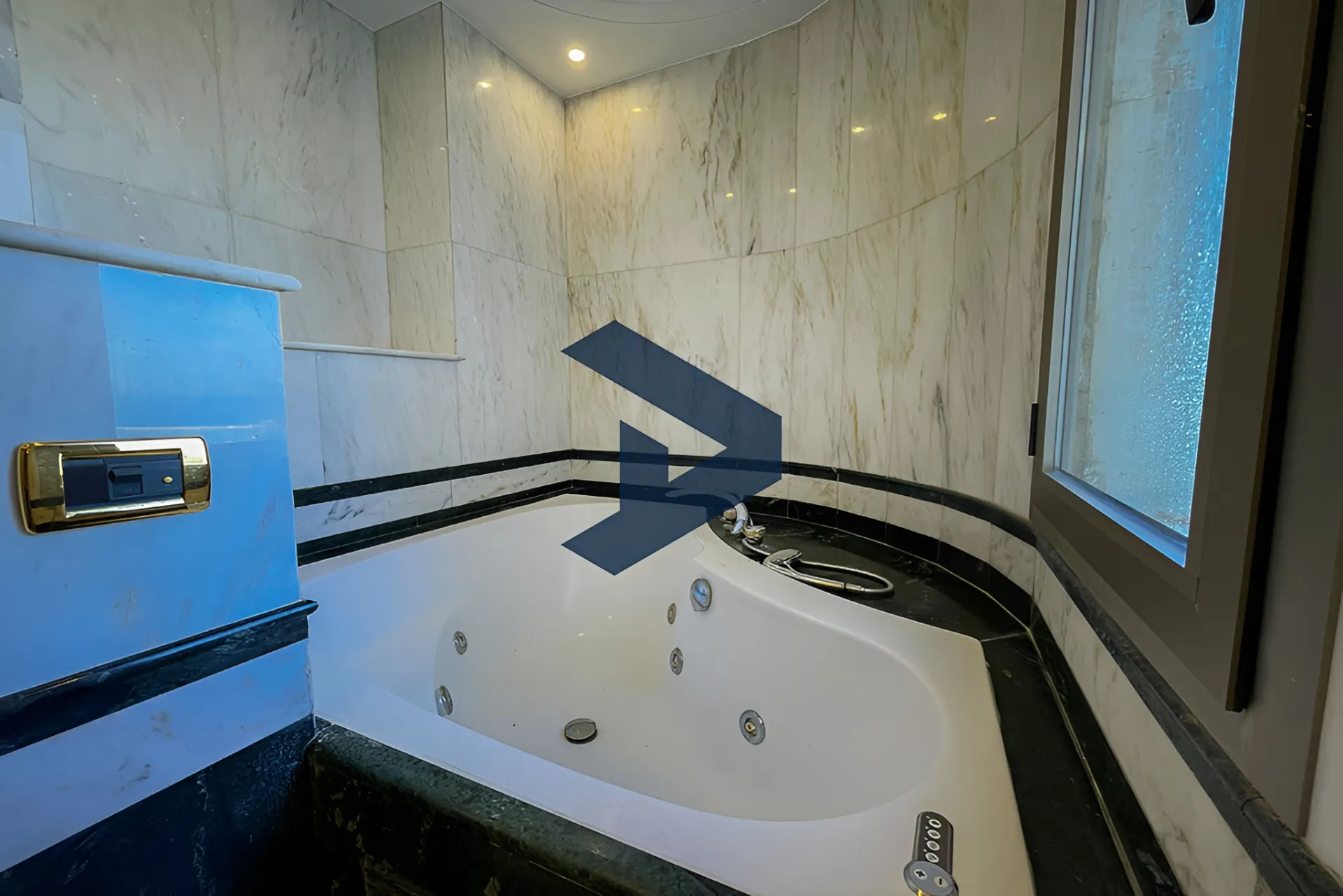Apartment for rent in Caree d'or, Achrafieh, Lebanon