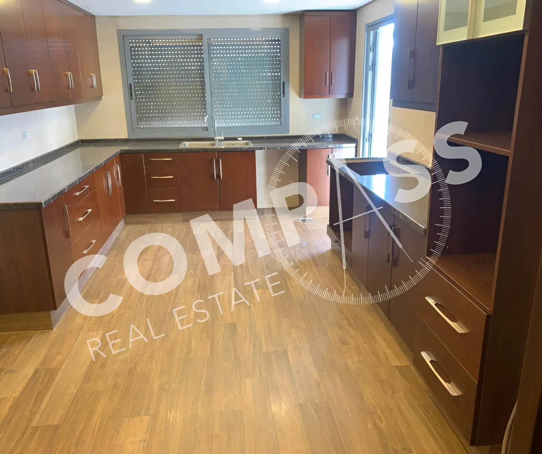 Apartment for Sale in Horch Tabet - 3 bed, 4 bath
