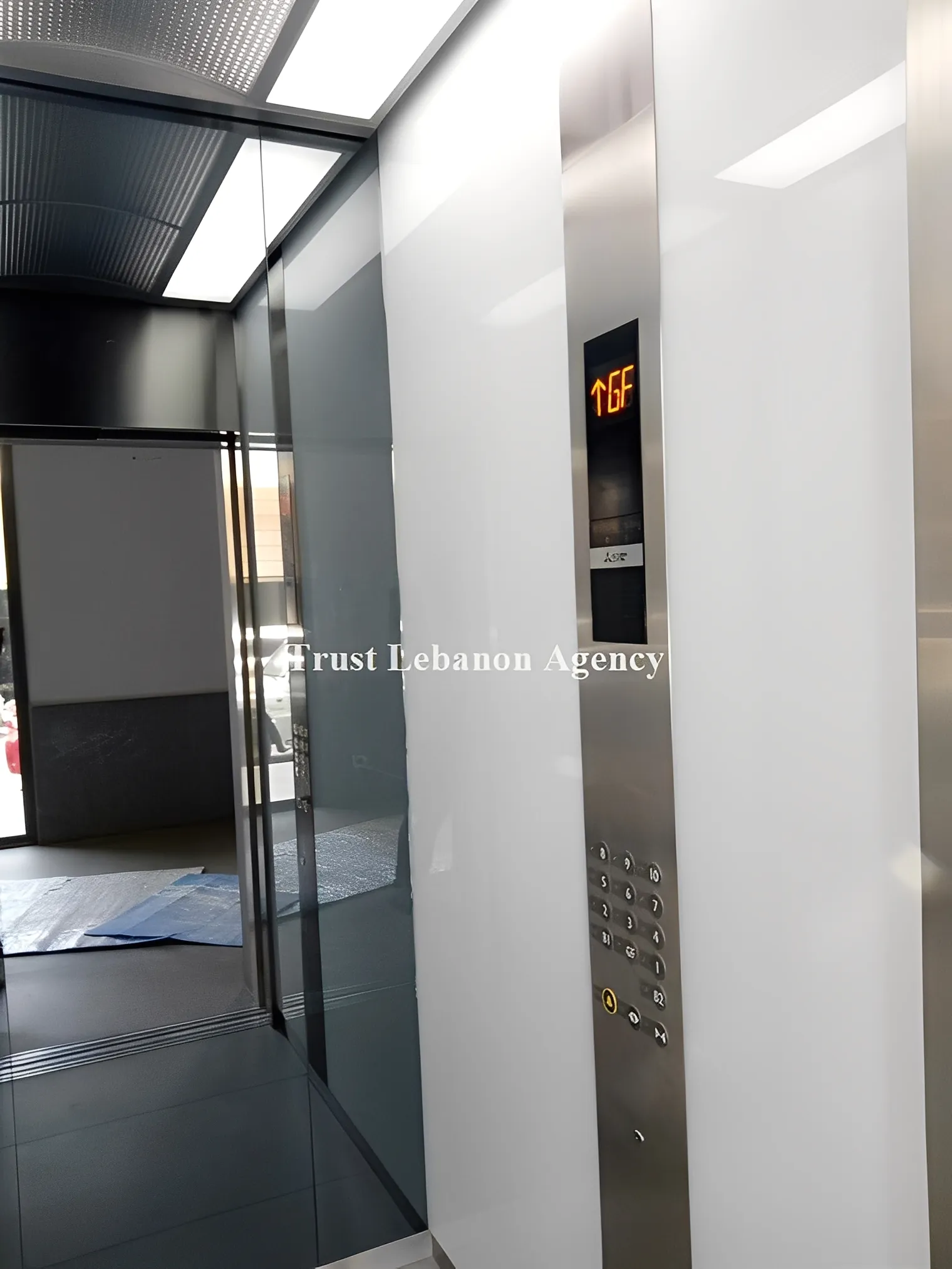 Office for rent in Baabda, Badaro