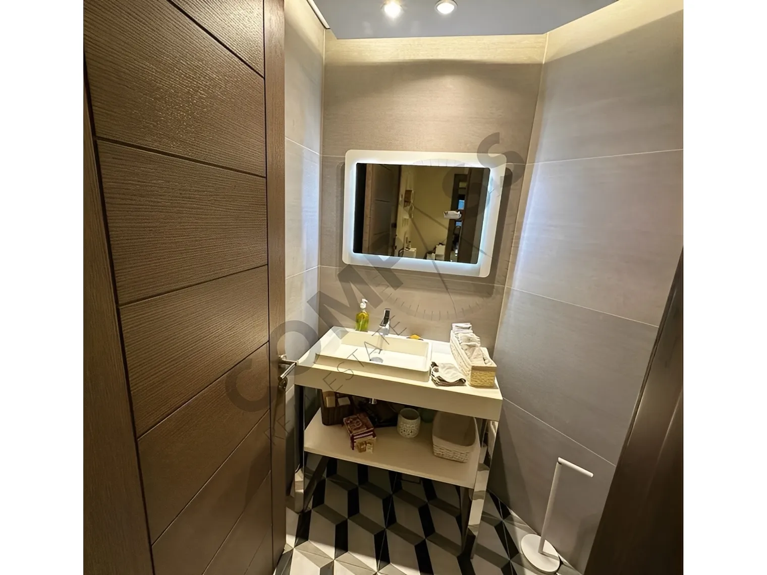 Apartment for Sale in Tallet Khayat, Beirut, Lebanon