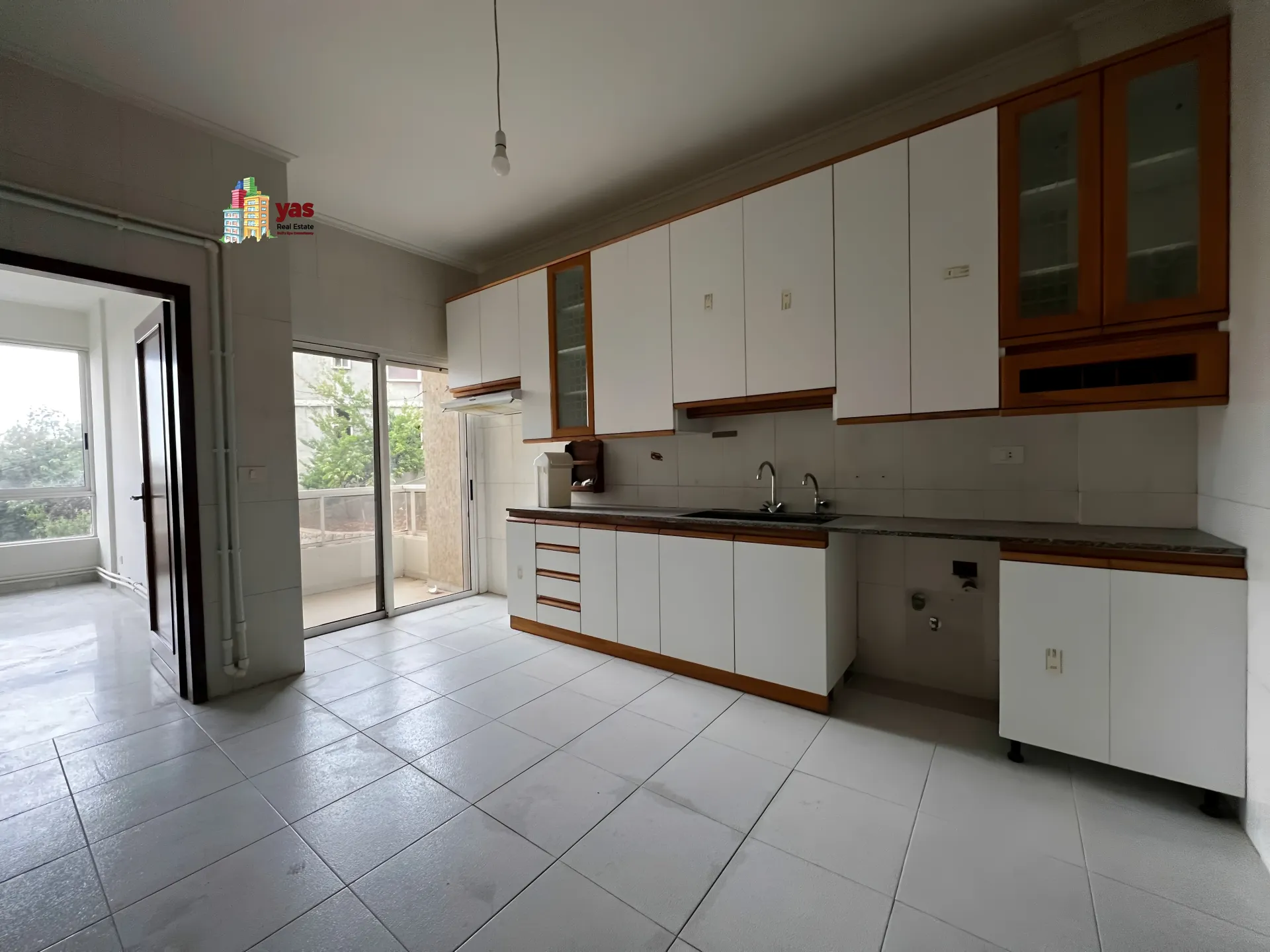 Apartment for Rent in Ballouneh