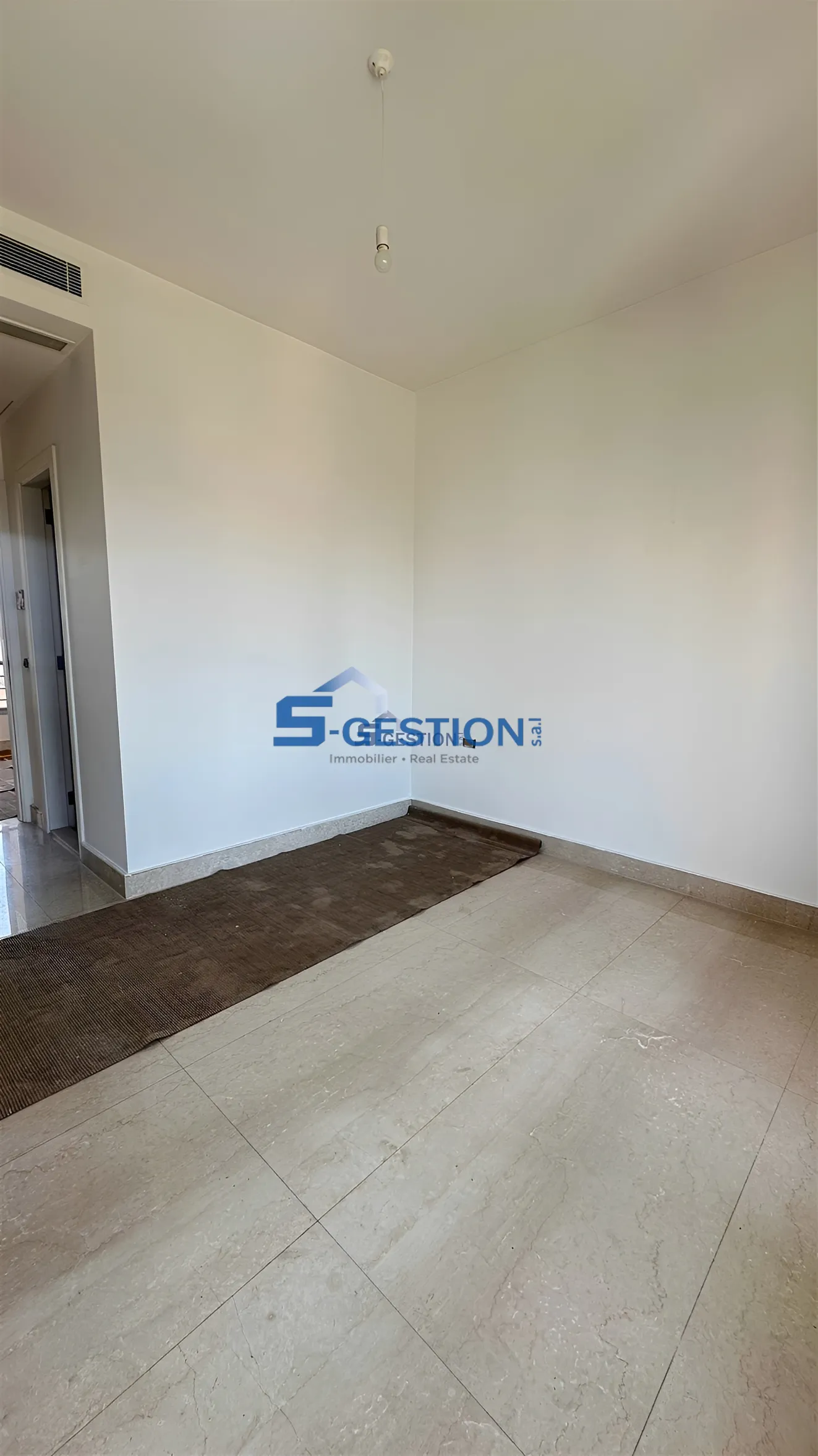Apartment for Rent in Achrafieh - 3 bed, 5 bath