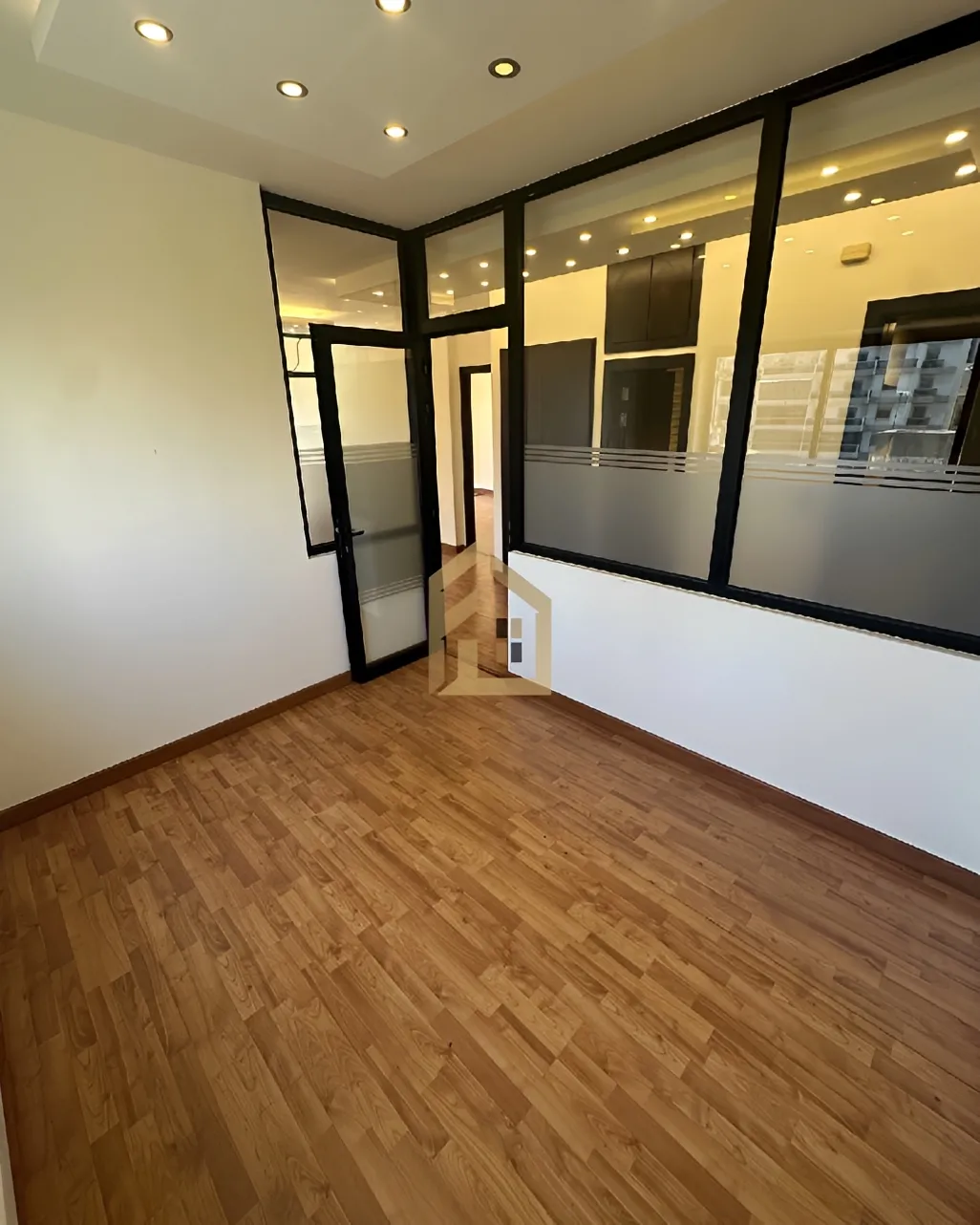 Office for rent in Ain Al Mraiseh, Beirut, Lebanon
