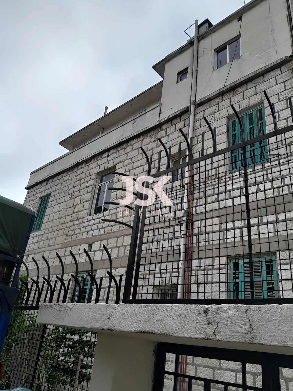 Building for Sale in Aley