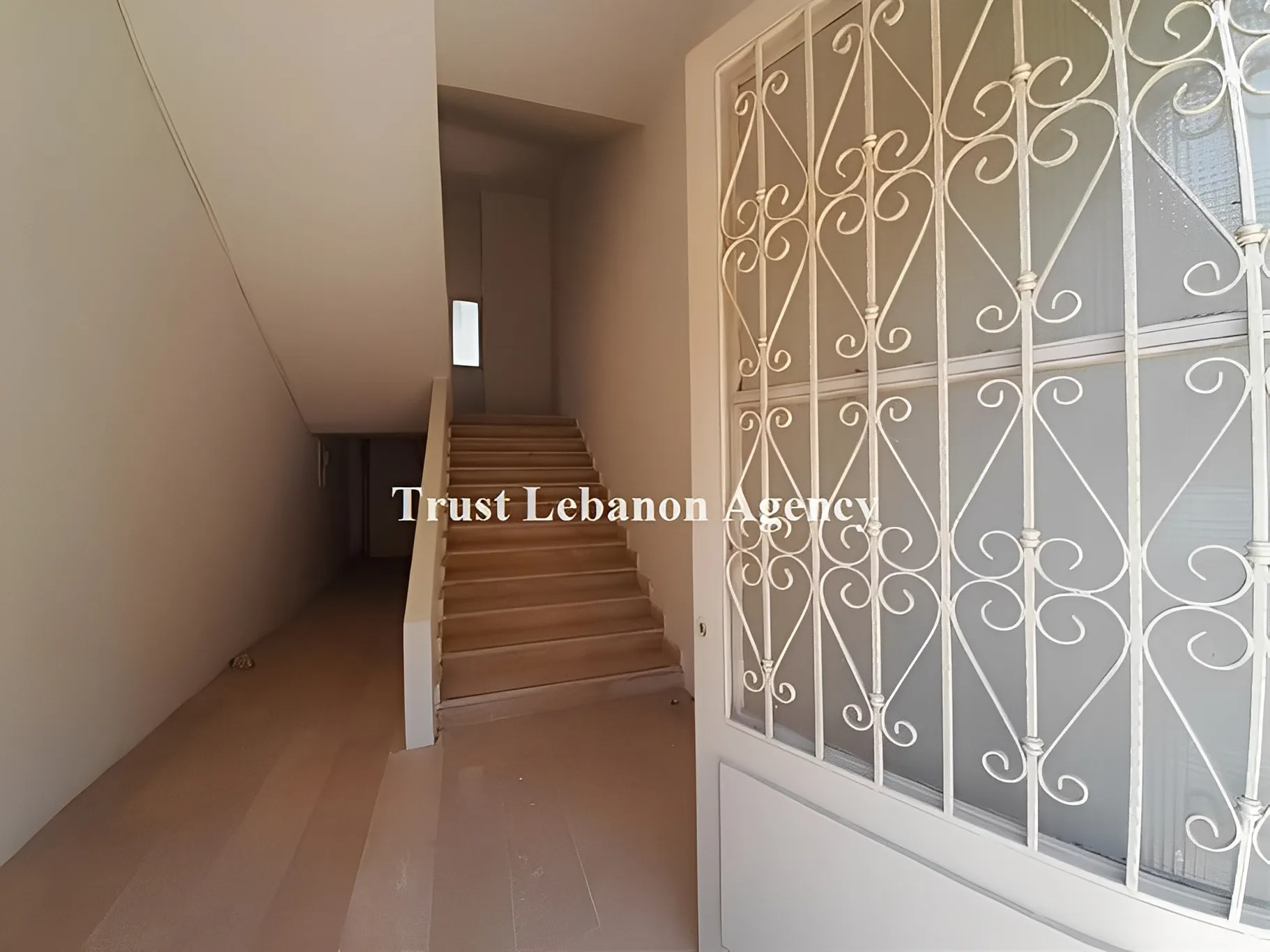 Warehouse for rent in Metn, Mkalles