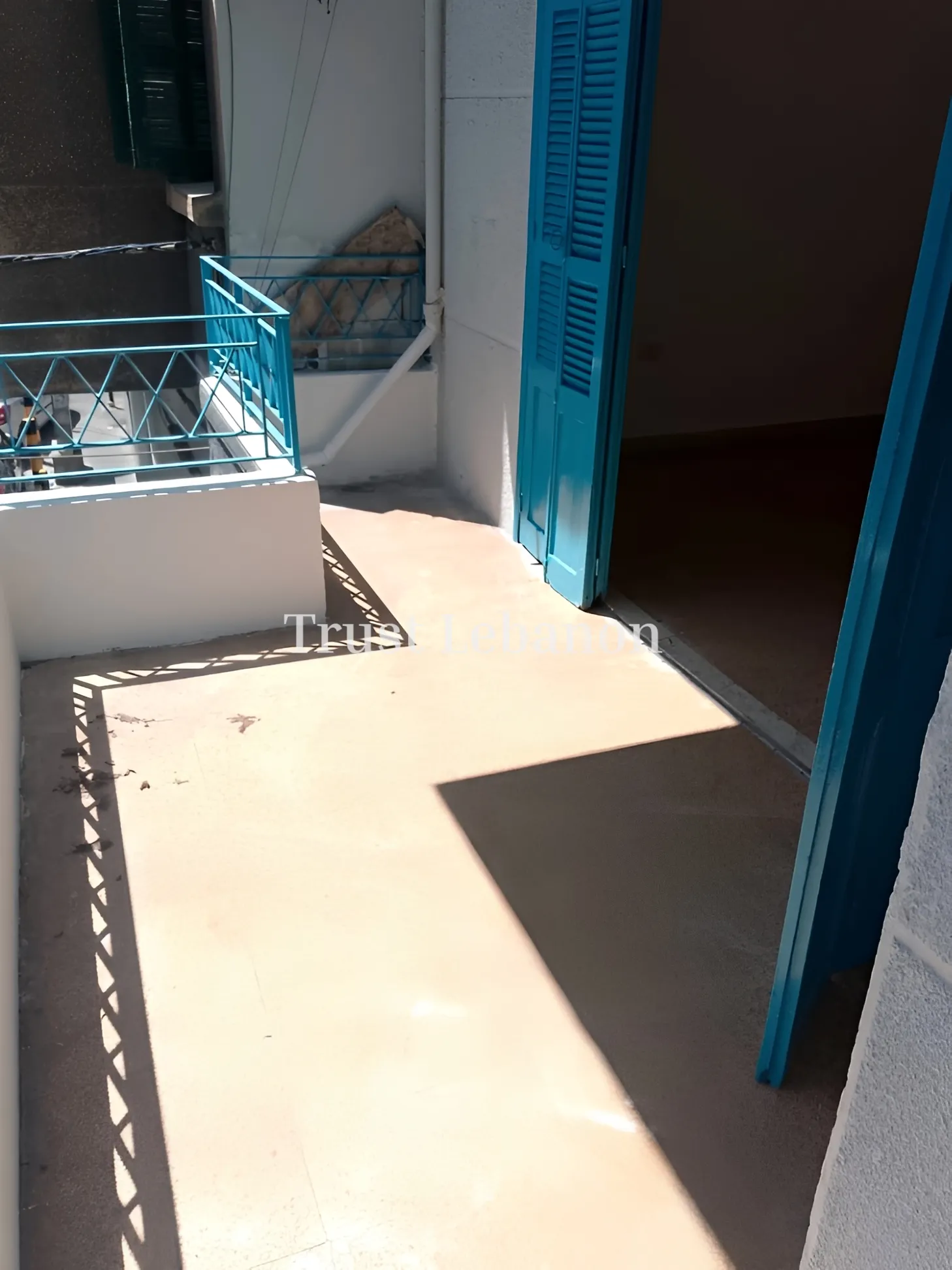 Apartment for rent in Achrafieh, Beirut, Lebanon - 2 bed, 2 bath