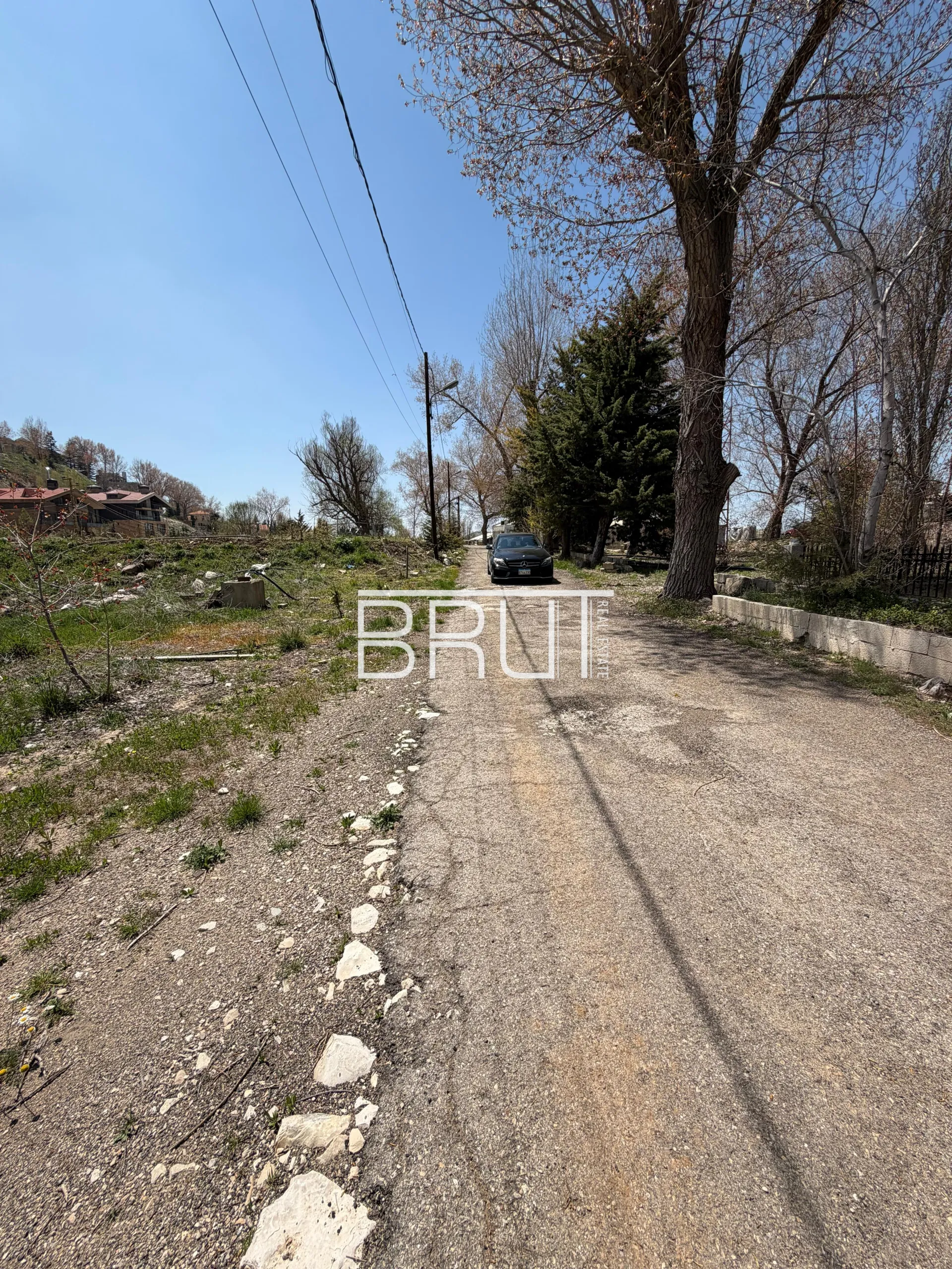 Land for Sale in Kfardebian