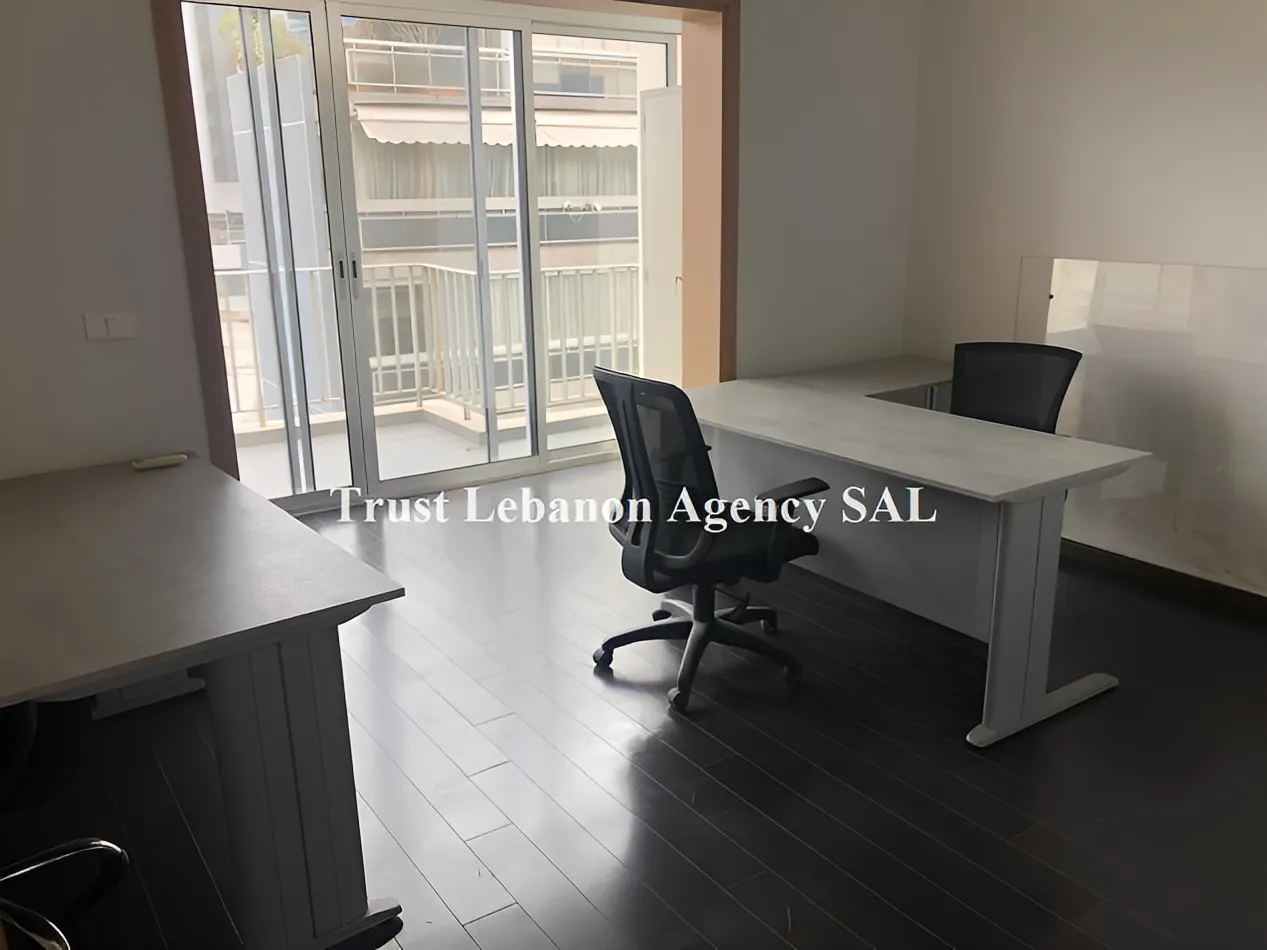 Office for rent in Metn, Zalka