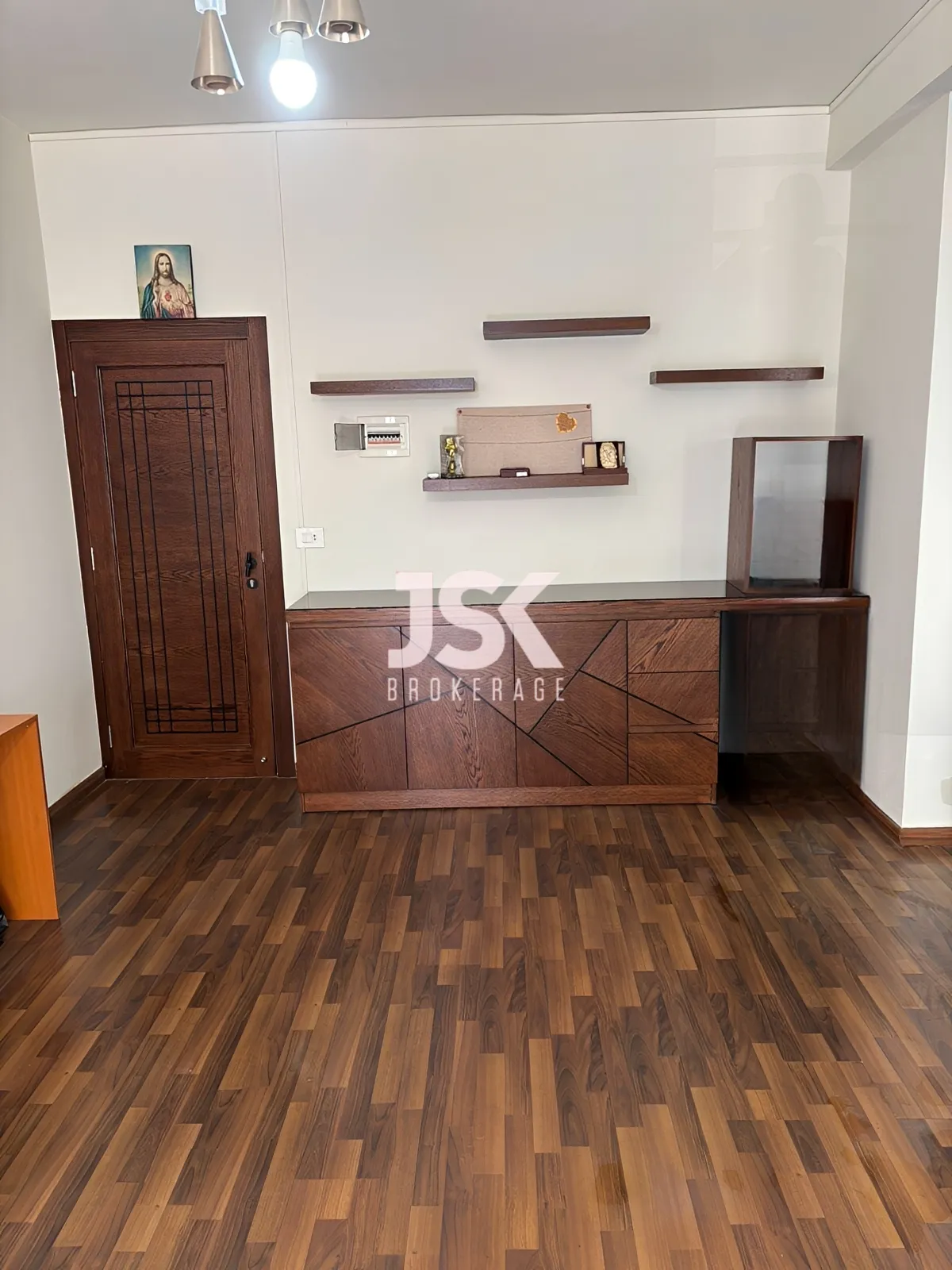 Office for Rent in Mtaileb