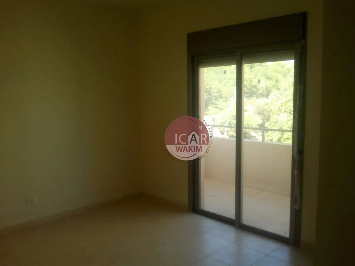 Apartment for Sale in Ballouneh