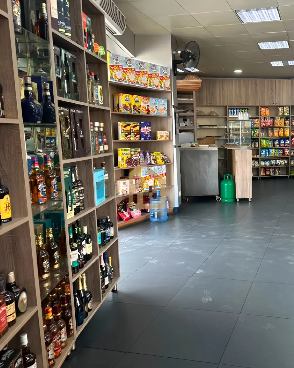 Shop for sale in Ballouneh, Lebanon