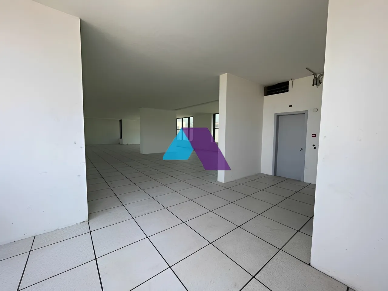 Office for rent in Sin El Fil