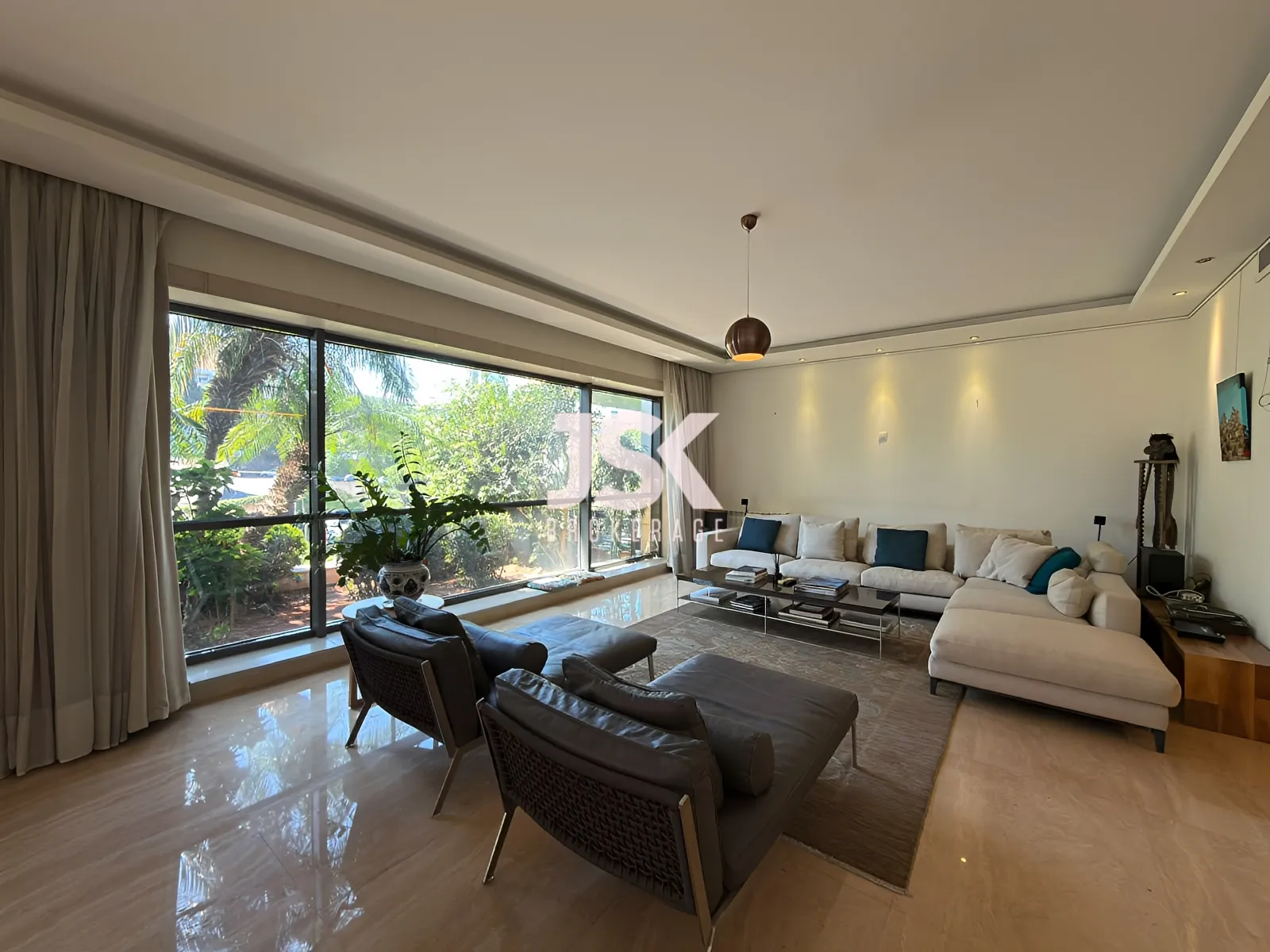 Apartment for Rent in Achrafieh - 3 bed